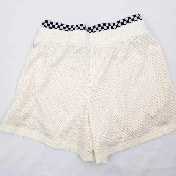 🤸🏽‍♀️🤾‍♀️🤽🏼‍♀️ Fabletics Three-Point Basketball Short 🏀🤸🏽‍♀️🤾‍♀️🤽‍♀️ - Picture 2 of 13